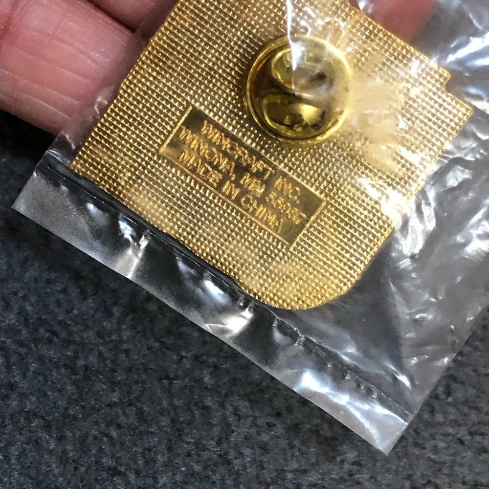 VIntage NCAA Final Four Basketball 2000 April 1st & 3rd Collectible Pin